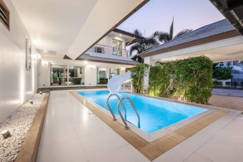 Villa à Pattaya, Thaïlande 4 chambres № 119173