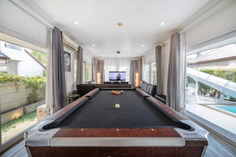 Chalet de 4 dormitorios en Pattaya, Tailandia № 119173 - foto 6