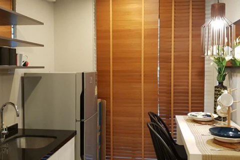 Condominio de 1 dormitorio en Phra Khanong, Bangkok, Tailandia № 144075 - foto 3