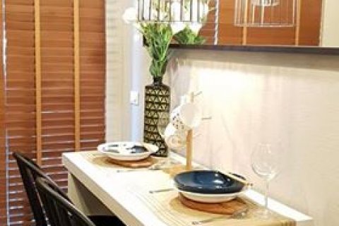 Condominio de 1 dormitorio en Phra Khanong, Bangkok, Tailandia № 144075 - foto 2