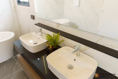 Condo in Bangkok, Thailand, 4 bedrooms  № 187431 - photo 10