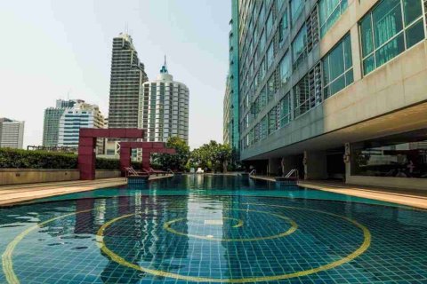 Eigentumswohnung in Bangkok, Thailand, 1 Schlafzimmer  № 183432 - Foto 2