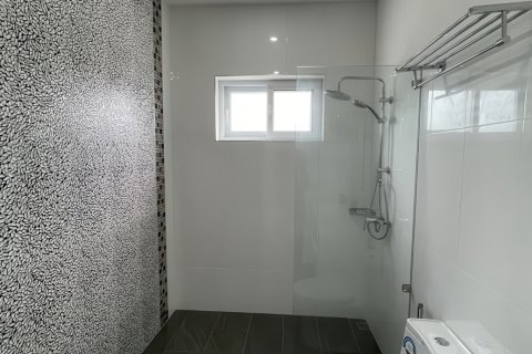 Casa de 3 dormitorios en Pattaya, Tailandia № 155617 - foto 17