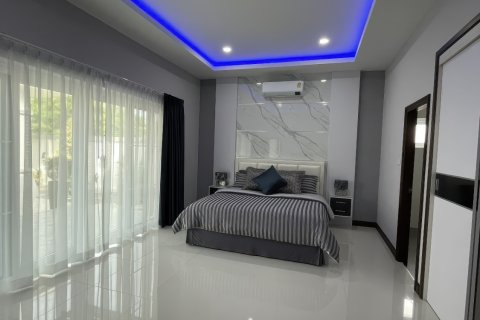 Casa de 3 dormitorios en Pattaya, Tailandia № 155617 - foto 13