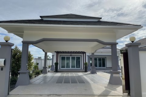 Casa de 3 dormitorios en Pattaya, Tailandia № 155617 - foto 6