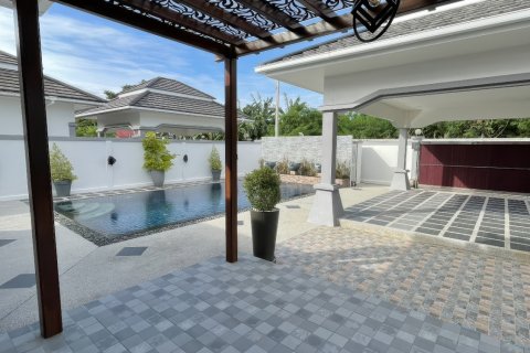 Casa de 3 dormitorios en Pattaya, Tailandia № 155617 - foto 7