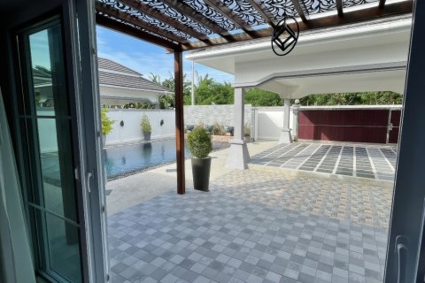 Casa de 3 dormitorios en Pattaya, Tailandia № 155617 - foto 8