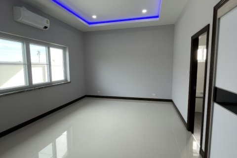 Casa de 3 dormitorios en Pattaya, Tailandia № 155617 - foto 18