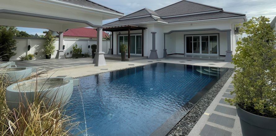 Casa de 3 dormitorios en Pattaya, Tailandia № 155617