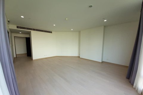 Condominio de 3 dormitorios en Bangkok, Tailandia № 157563 - foto 11