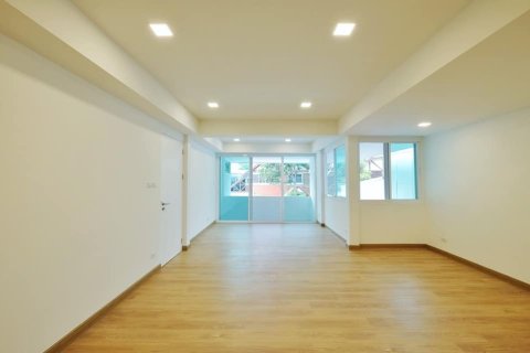 Condominio de 3 dormitorios en Bangkok, Tailandia № 157566 - foto 18