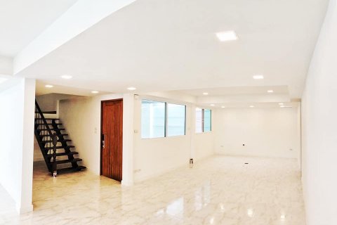 Condominio de 3 dormitorios en Bangkok, Tailandia № 157566 - foto 22