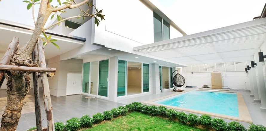Condominio de 3 dormitorios en Bangkok, Tailandia № 157566