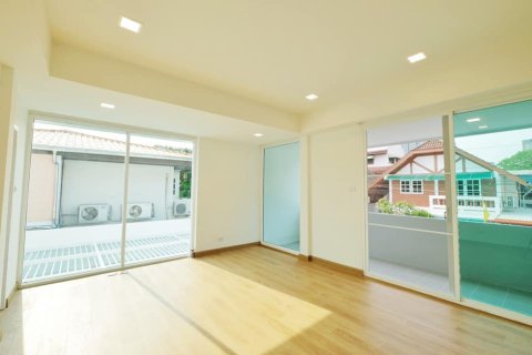 Condominio de 3 dormitorios en Bangkok, Tailandia № 157566 - foto 11