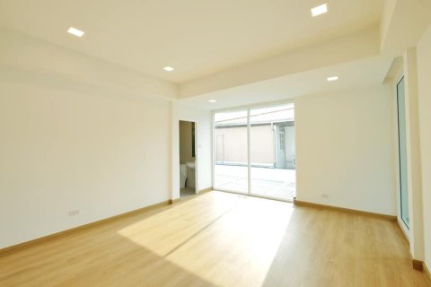 Condominio de 3 dormitorios en Bangkok, Tailandia № 157566 - foto 10