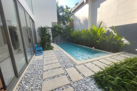 Chalet de 3 dormitorios en Phuket, Tailandia № 152552 - foto 10