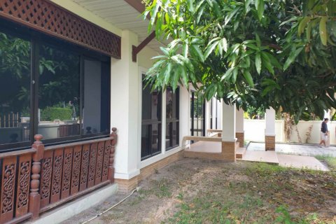 Casa de 3 dormitorios en Pattaya, Tailandia № 54834 - foto 11