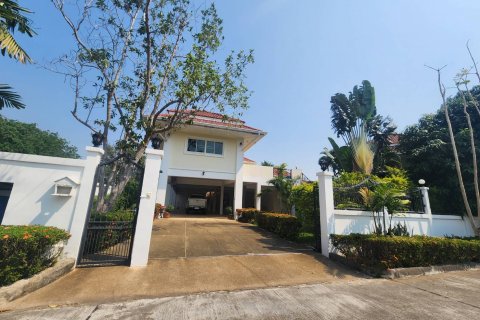 Casa de 5 dormitorios en Pattaya, Tailandia № 54835 - foto 24