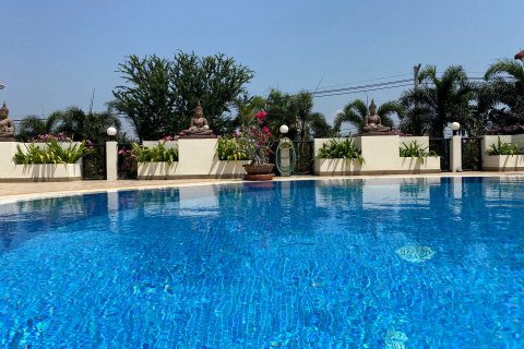 Casa de 5 dormitorios en Pattaya, Tailandia № 54835 - foto 4