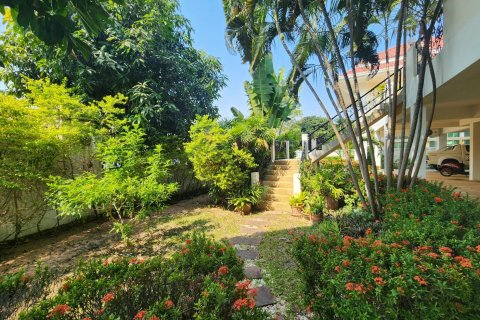 Casa de 5 dormitorios en Pattaya, Tailandia № 54835 - foto 19