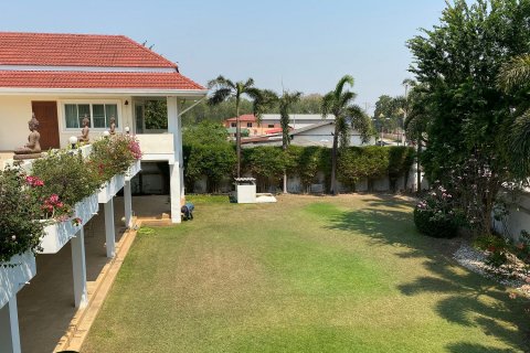 Casa de 5 dormitorios en Pattaya, Tailandia № 54835 - foto 8
