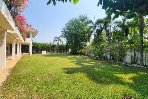 Casa de 5 dormitorios en Pattaya, Tailandia № 54835 - foto 20