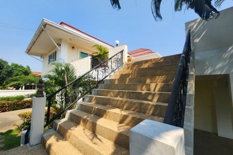 Casa de 5 dormitorios en Pattaya, Tailandia № 54835 - foto 29