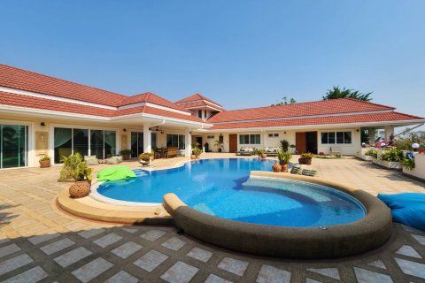 Casa de 5 dormitorios en Pattaya, Tailandia № 54835 - foto 11