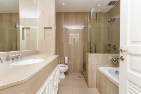 Condominio de 3 dormitorios en Bangkok, Tailandia № 143634 - foto 8