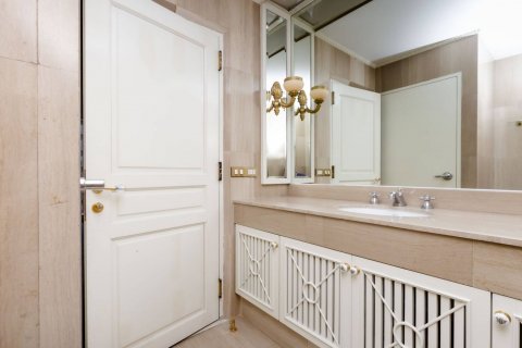 Condominio de 3 dormitorios en Bangkok, Tailandia № 143634 - foto 7