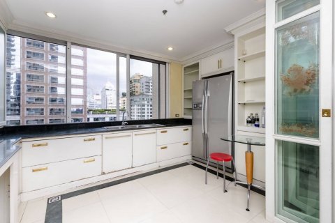 Condominio de 3 dormitorios en Bangkok, Tailandia № 143634 - foto 15