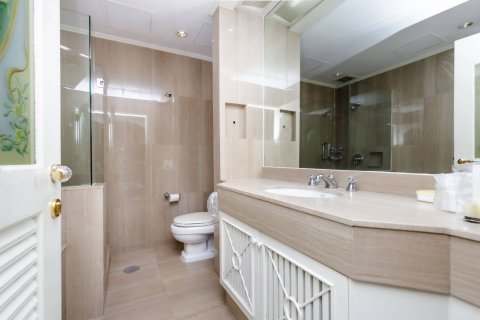 Condominio de 3 dormitorios en Bangkok, Tailandia № 143634 - foto 14