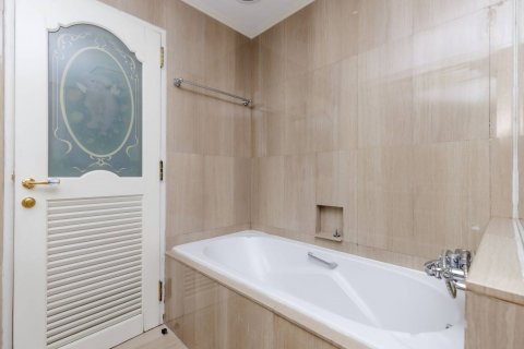 Condominio de 3 dormitorios en Bangkok, Tailandia № 143634 - foto 11