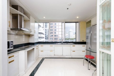 Condominio de 3 dormitorios en Bangkok, Tailandia № 143634 - foto 16