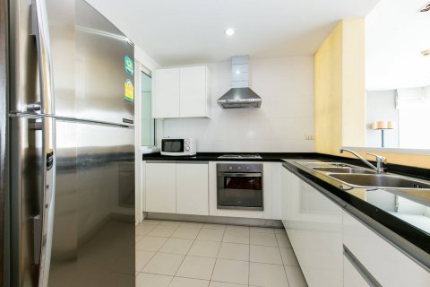 Condominio de 3 dormitorios en Bangkok, Tailandia № 143633 - foto 17