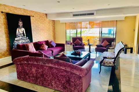 Condominio de 3 dormitorios en Bangkok, Tailandia № 143630 - foto 2