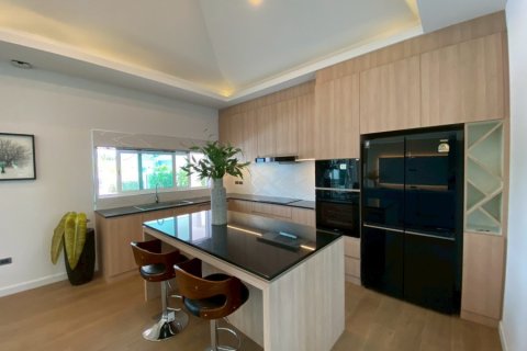 Casa de 3 dormitorios en Hua Hin, Tailandia № 168114 - foto 12