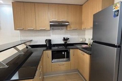 Condominio de 2 dormitorios en Khlong Toei, Bangkok, Tailandia № 173628 - foto 18