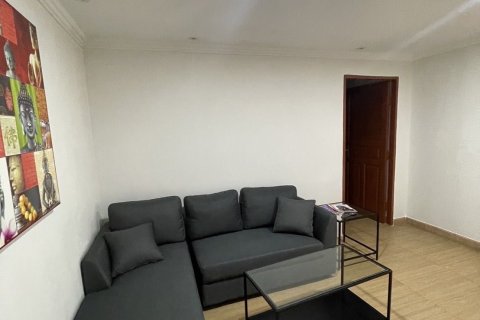 Condominio de 2 dormitorios en Khlong Toei, Bangkok, Tailandia № 173628 - foto 3