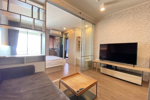 Estudio en el condominio en Yan Nawa, Bangkok, Tailandia № 173627 - foto 2