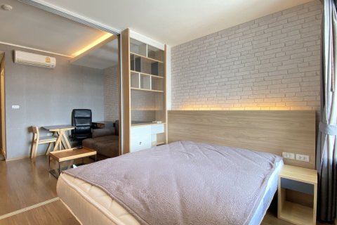 Estudio en el condominio en Yan Nawa, Bangkok, Tailandia № 173627 - foto 9