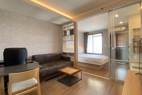 Studio dans le Condo à Yan Nawa, Bangkok, Thaïlande  № 173627