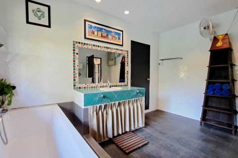 Casa de 3 dormitorios en Phuket, Tailandia № 137070 - foto 5