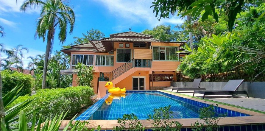Casa de 3 dormitorios en Phuket, Tailandia № 137070