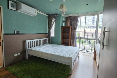 Condominio de 2 dormitorios en Khlong Toei, Bangkok, Tailandia № 147685 - foto 9