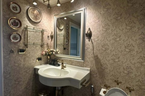 Condominio de 2 dormitorios en Khlong Toei, Bangkok, Tailandia № 147685 - foto 13