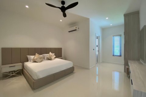 Chalet de 4 dormitorios en Pran Buri, Tailandia № 168437 - foto 26
