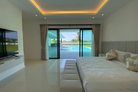 Chalet de 4 dormitorios en Pran Buri, Tailandia № 168437 - foto 19