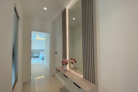 Chalet de 4 dormitorios en Pran Buri, Tailandia № 168437 - foto 18