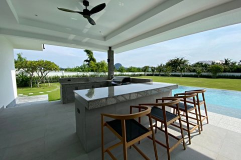 Chalet de 4 dormitorios en Pran Buri, Tailandia № 168437 - foto 9